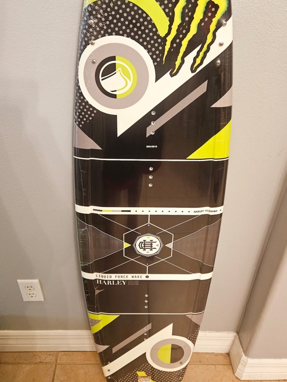 Liquid Force Harley Clifford Wakeboard 139cm New No Bindings Monster Energy
